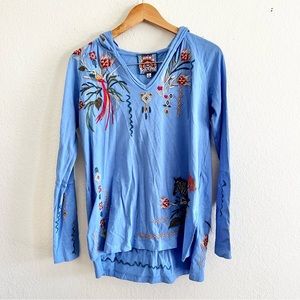 Johnny Was Blue Hooded Zebra Bird Floral Top Sz XS NWT